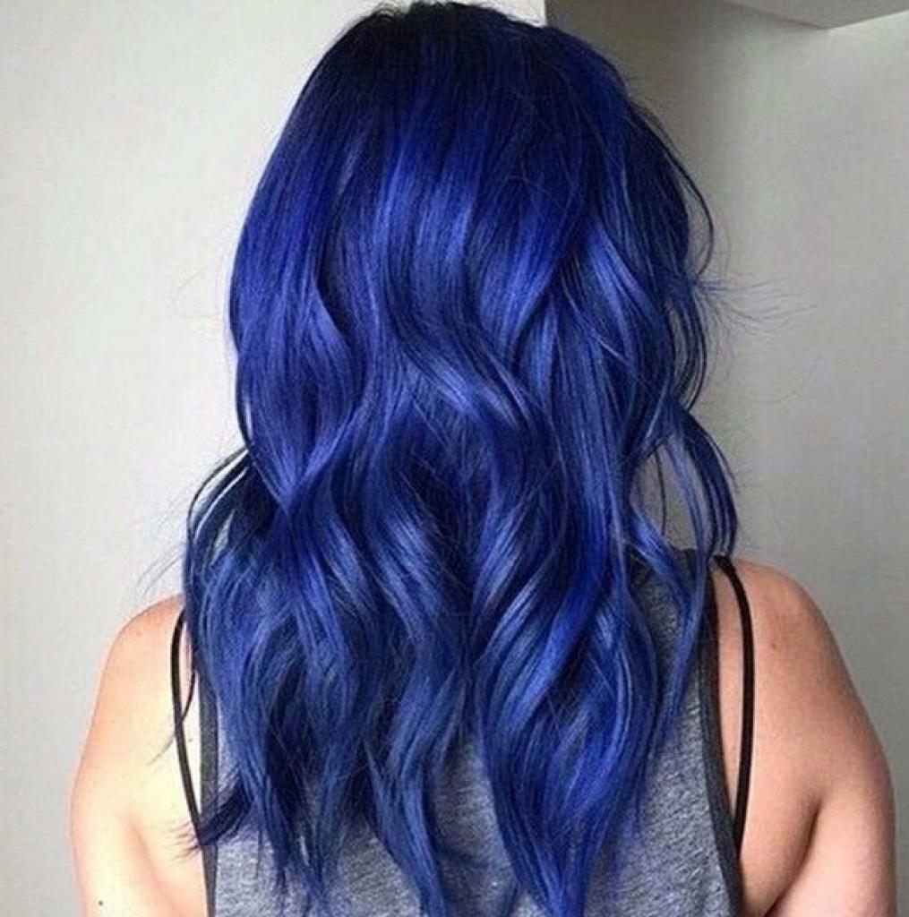 ярко-синий цвет волос